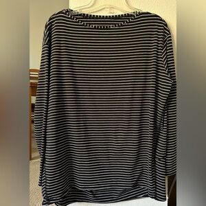 Lululemon Back In Action - Size 8